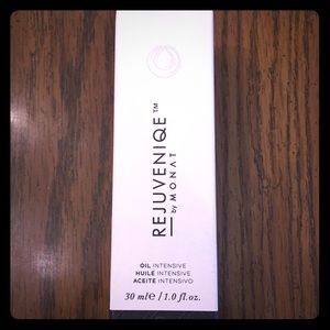 Monat Rejuveniqe hair oil